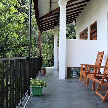 Amado Homestay Ella Esterno foto