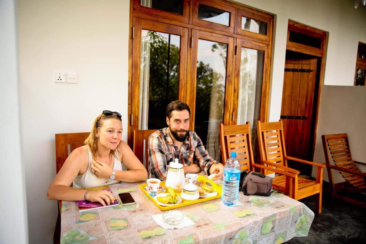 Amado Homestay Ella Esterno foto