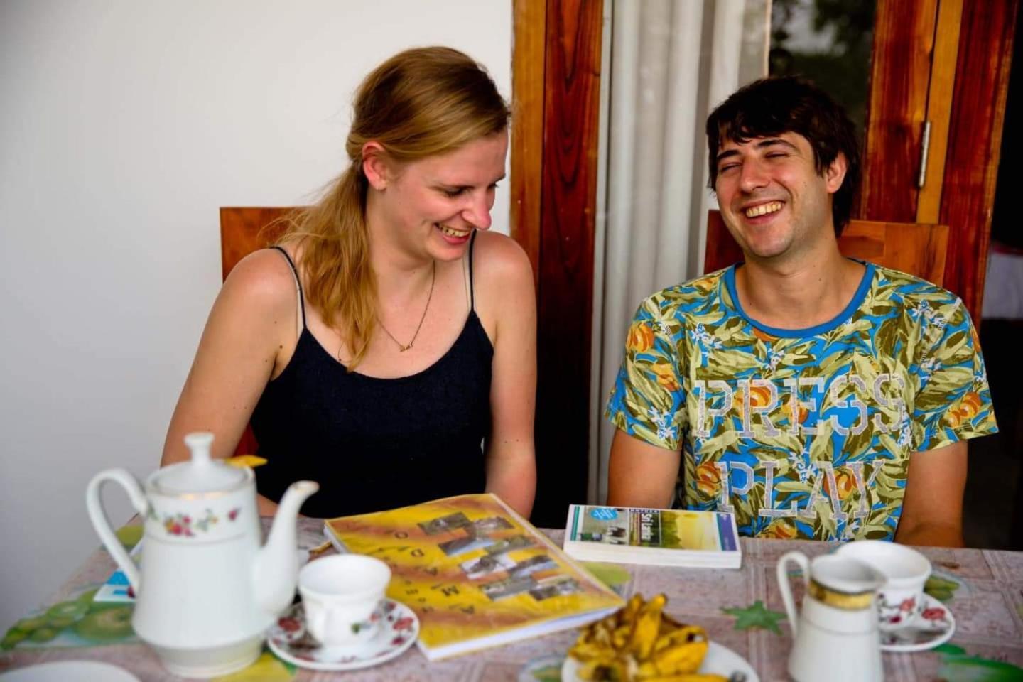 Amado Homestay Ella Esterno foto