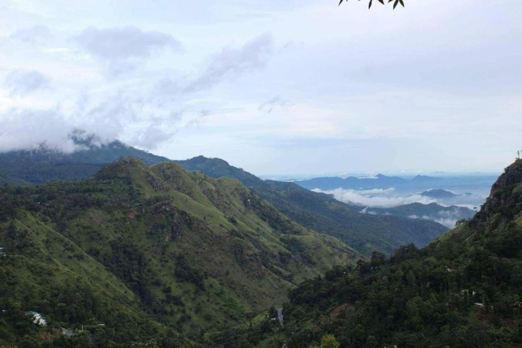 Amado Homestay Ella Esterno foto
