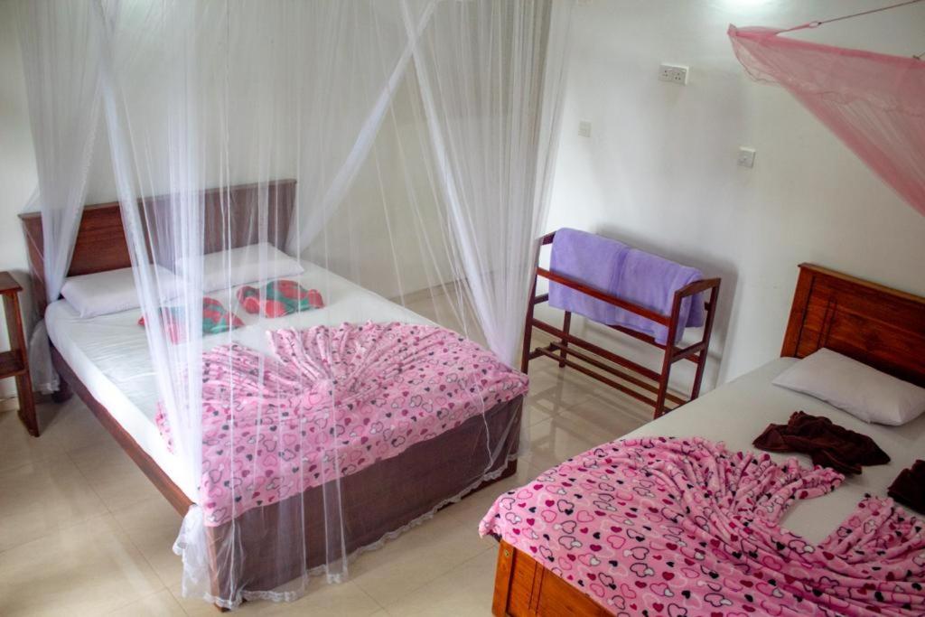 Amado Homestay Ella Esterno foto