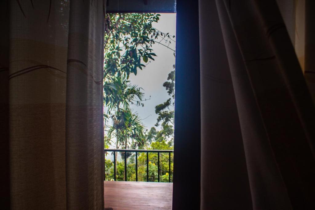 Amado Homestay Ella Esterno foto