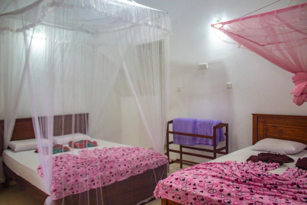Amado Homestay Ella Esterno foto