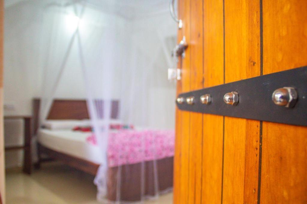 Amado Homestay Ella Esterno foto