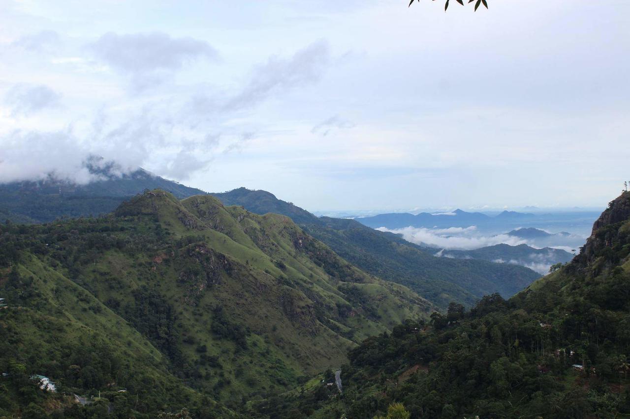 Amado Homestay Ella Esterno foto