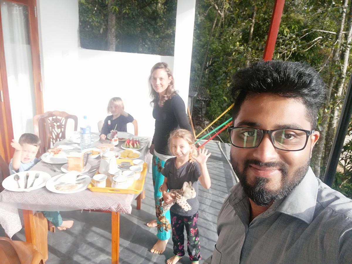 Amado Homestay Ella Esterno foto