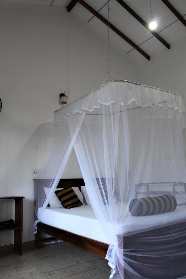 Amado Homestay Ella Esterno foto
