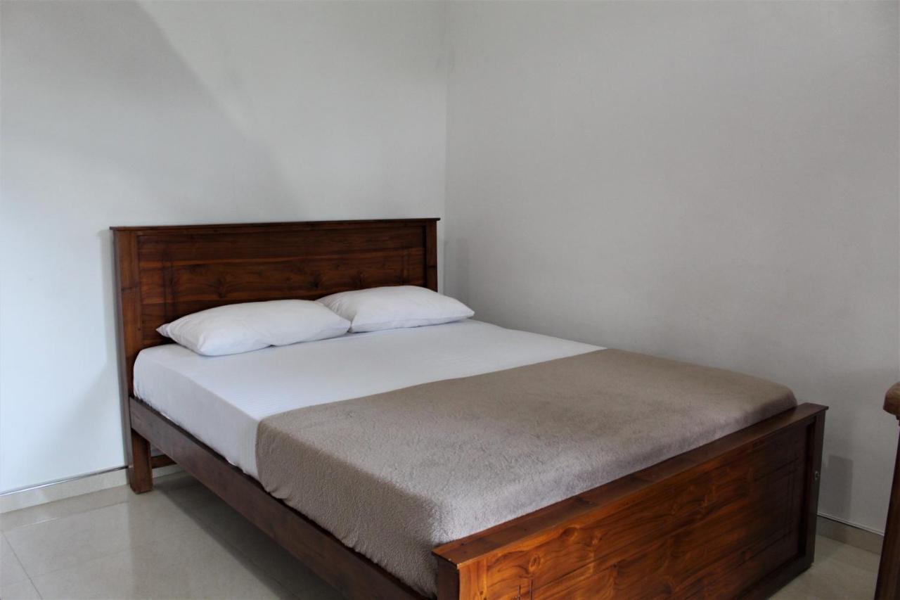 Amado Homestay Ella Esterno foto
